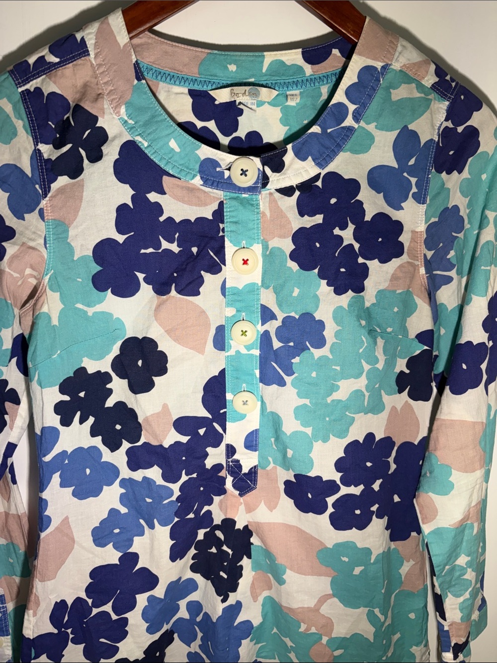 Boden Floral Button-Front Top in Navy, Aqua & Blush